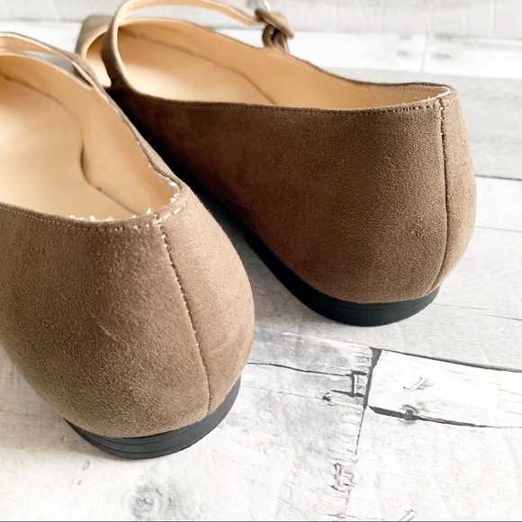 Marc Fisher | Olive Green Suede Pointed Flats 10 - Picture 3 of 5